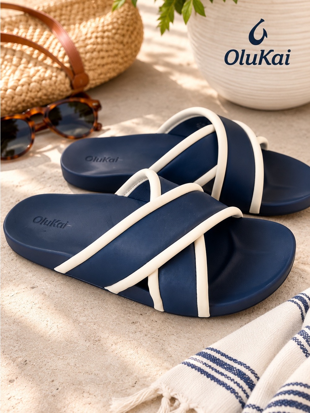 OluKai Ani Women’s Slide Sandals Size 8 Mood Indigo White Sand Navy